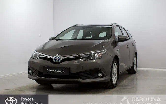 toyota auris pniewy Toyota Auris cena 74900 przebieg: 76804, rok produkcji 2017 z Pniewy